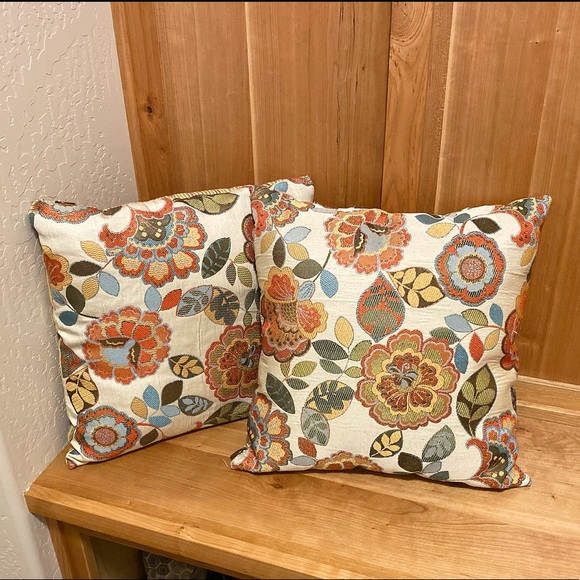 pier 1 imports throw pillows